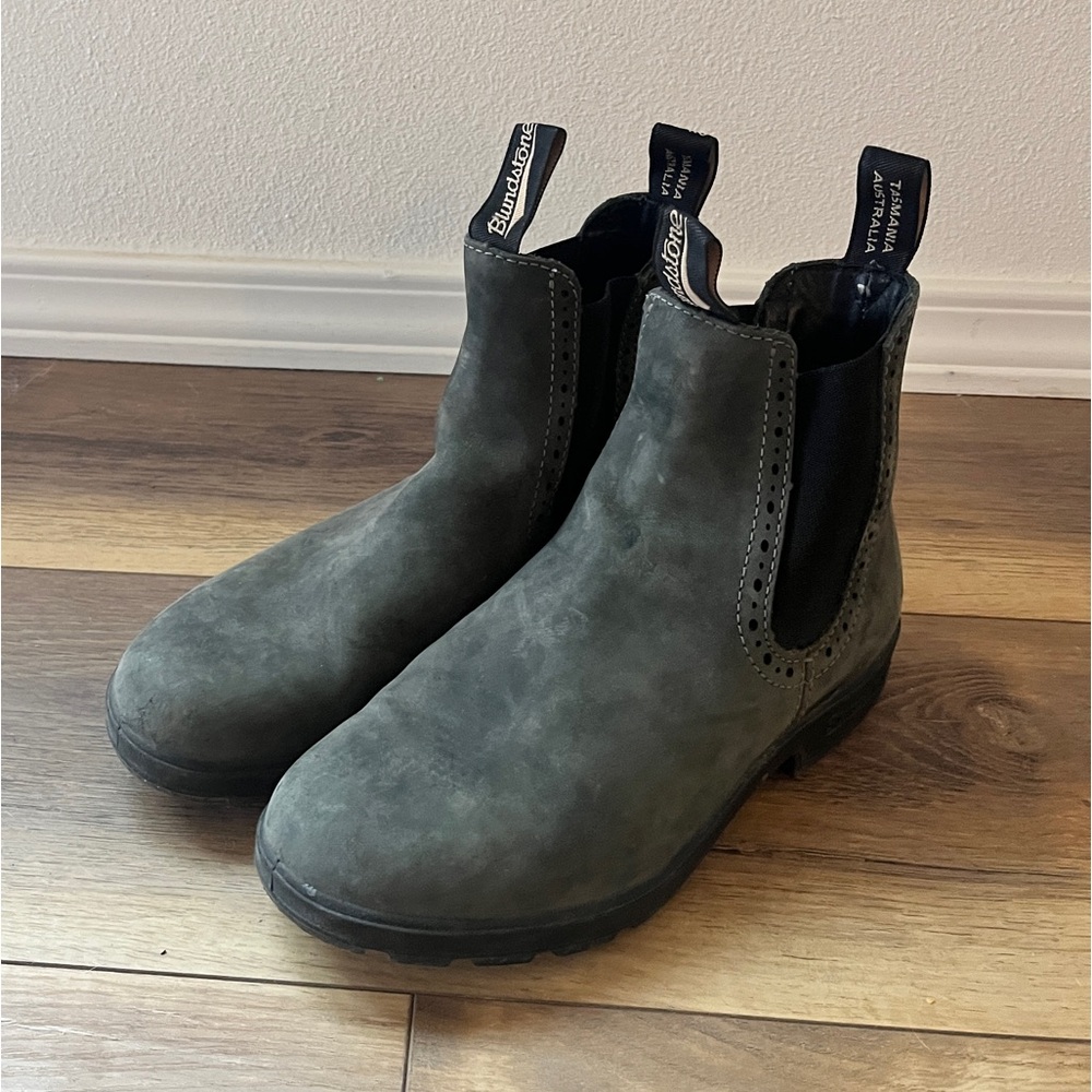 Blundstone Olive Green Chelsea Ankle Boots